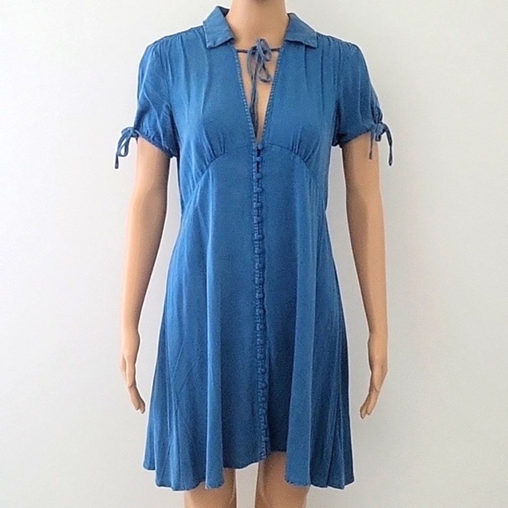 En Creme Blue Button-Down Dress